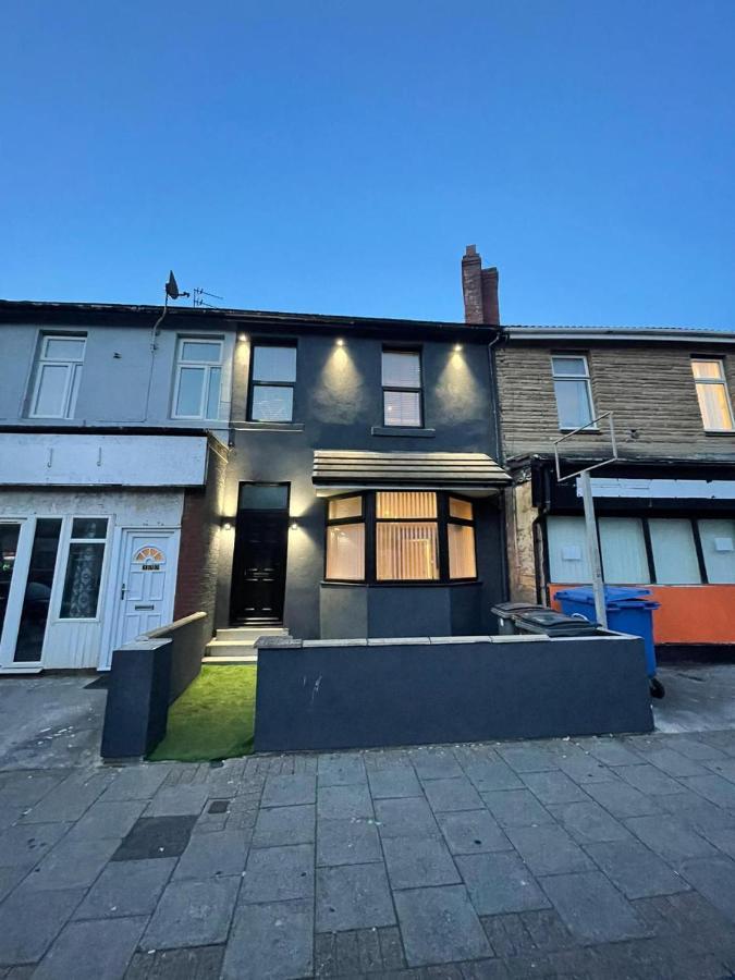 Lovely 2-Bed Apartment In Blackpool Secret House Exterior photo
